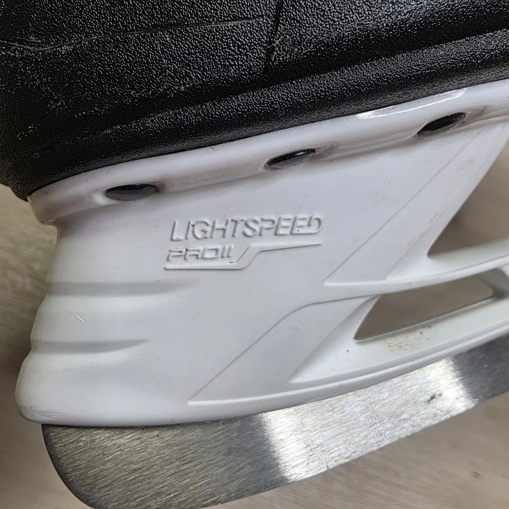 Bauer NS Junior Ice Hockey Skates Black Red Tuuk Lightspeed Pro II Size 4